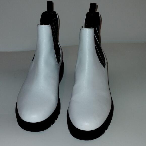 Mix No. 6 White Chelsea Boots – Two-Tone Stretch Panel, Size 7.5 - Picture 1 of 7